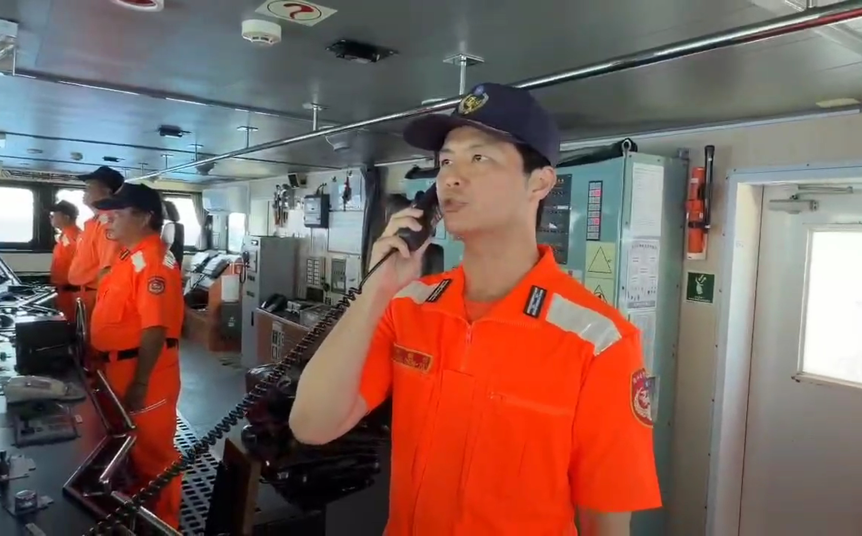 中國海警船東部外海言語挑釁!海巡巡護九號中英文雙語強勢驅離:互不隸屬