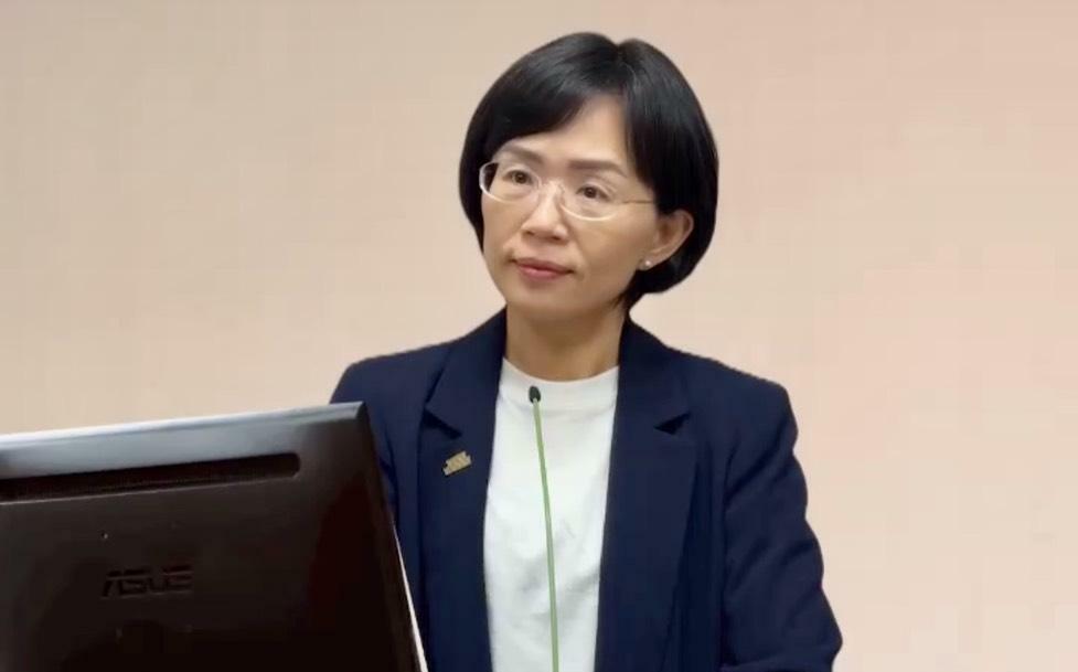 (影)蘇巧慧模擬立院質詢 爆笑宣傳6/27「水獺媽媽樂園」盛大舉辦