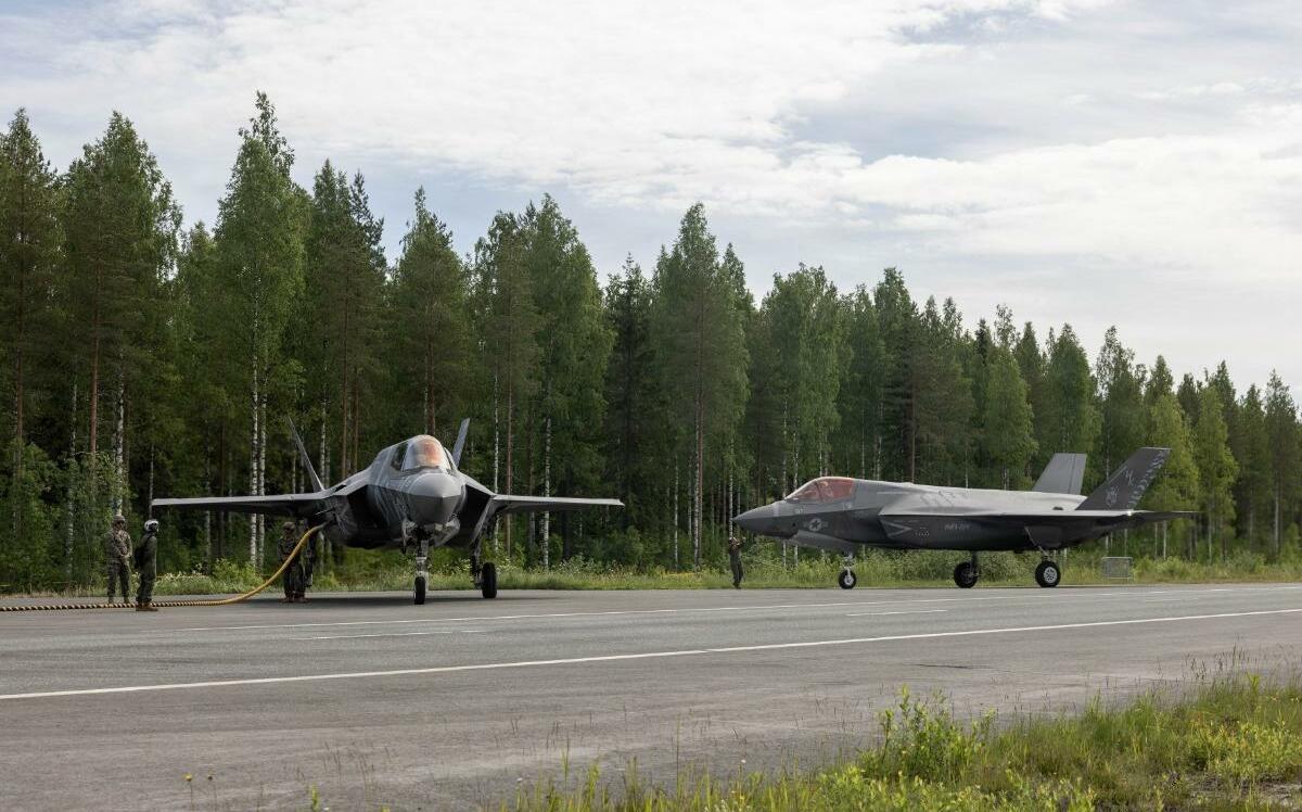 美國海軍陸戰隊F-35B首度部署芬蘭 秀「公路起降」