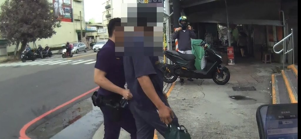 台南2男攜毒雙載毒駕遭攔 警飛身撲倒逮捕送辦
