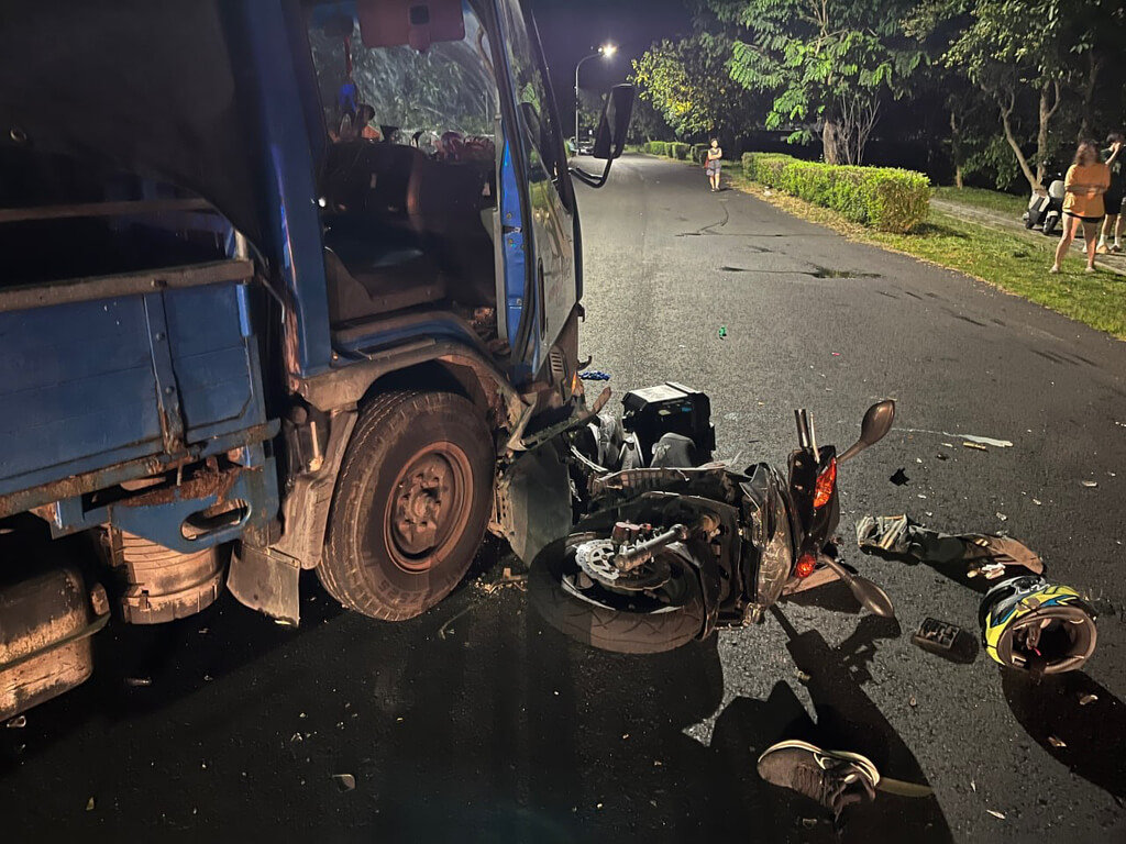 台南新化貨機車相撞1死 貨車駕駛棄車逃逸追查中