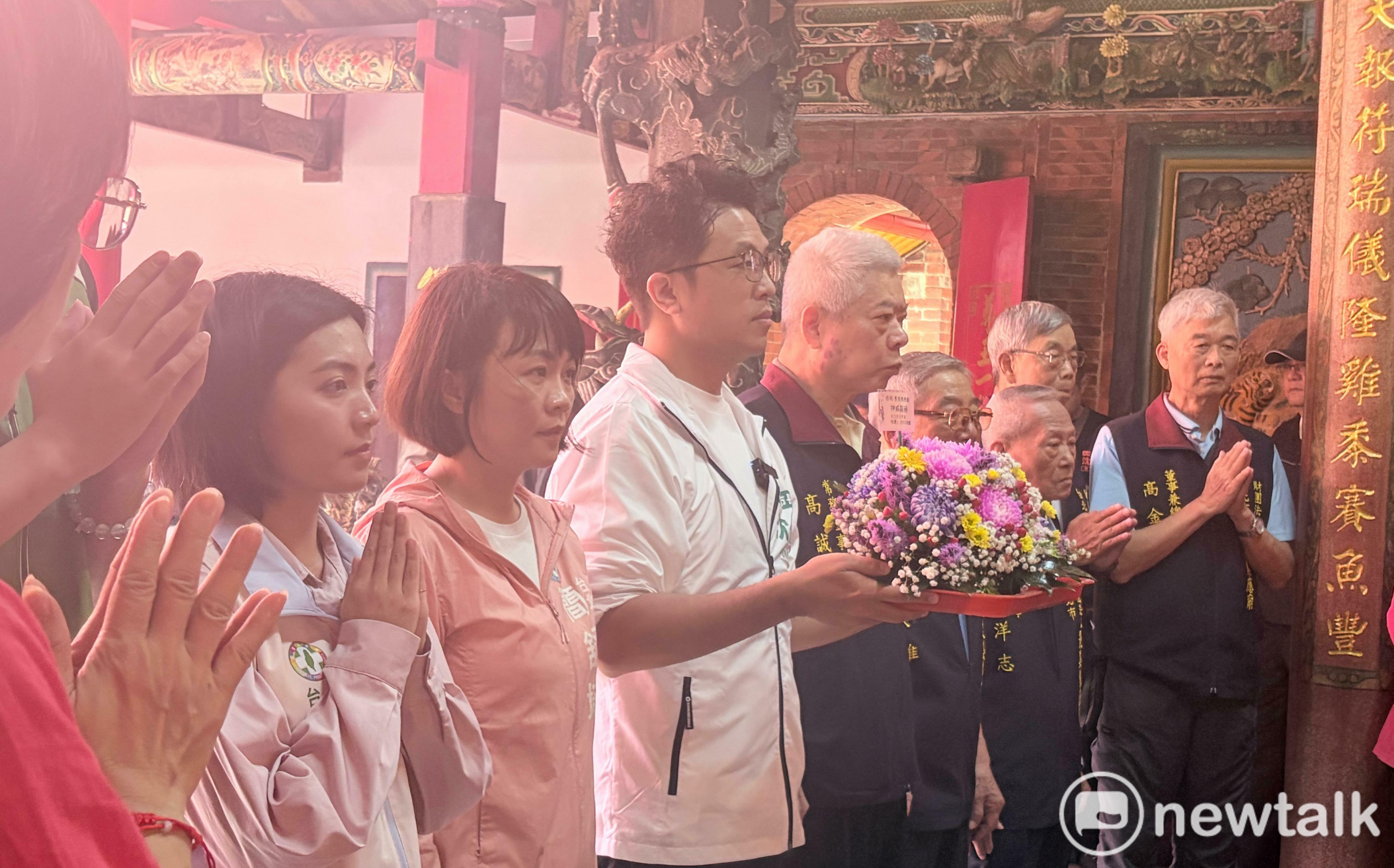 沈伯洋攜新文宣赴景美掃街: 我們是「會聽的」市長