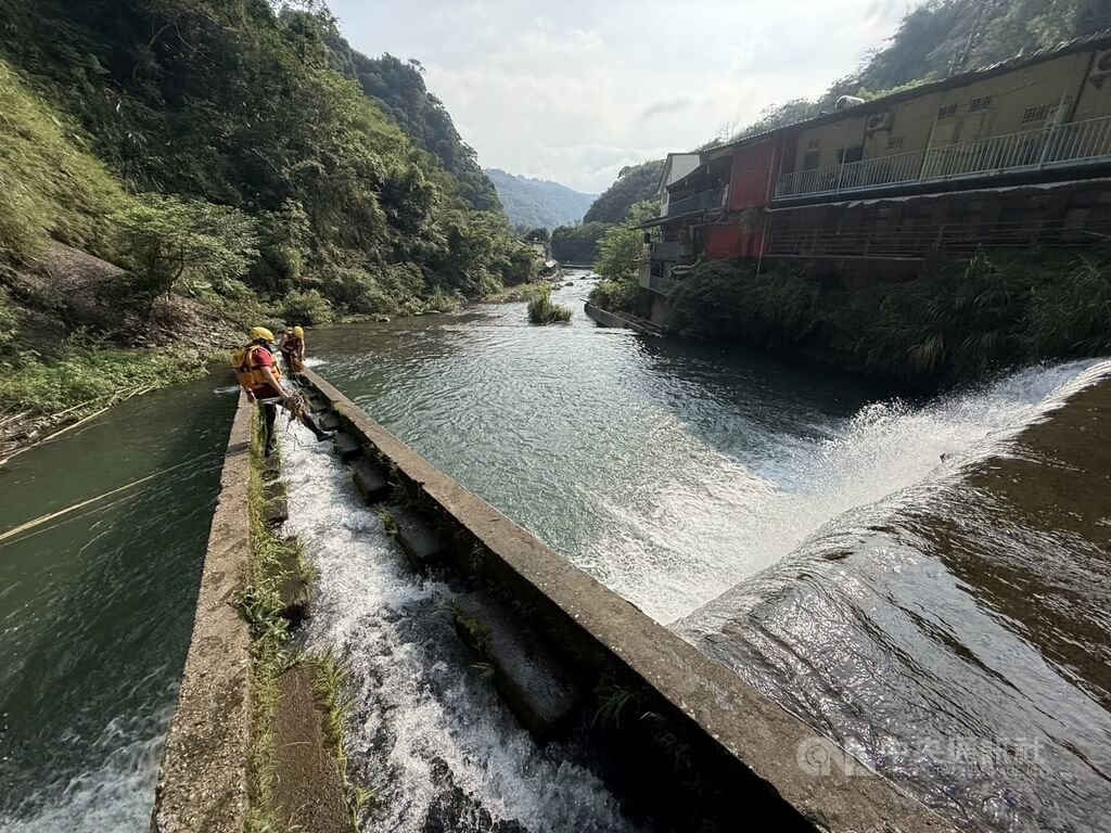 桃園流霞谷親水園區1男跳水未浮出 警消搜救中