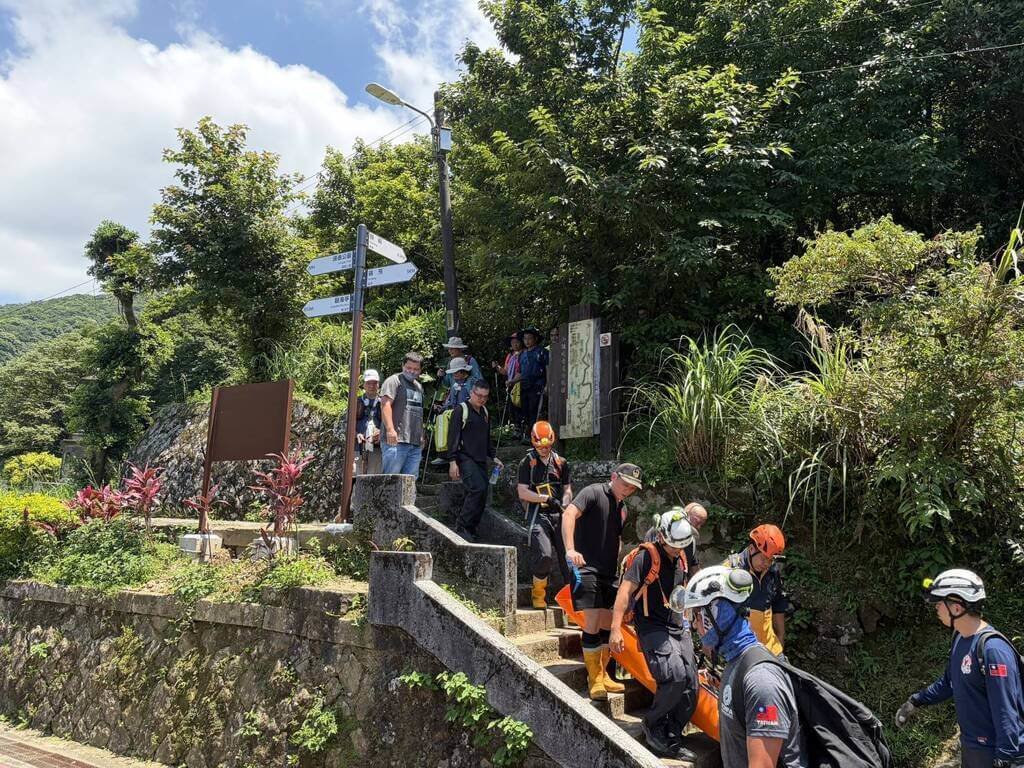 瑞芳小粗坑古道健行 4人遭蜂螫傷其中1人送醫