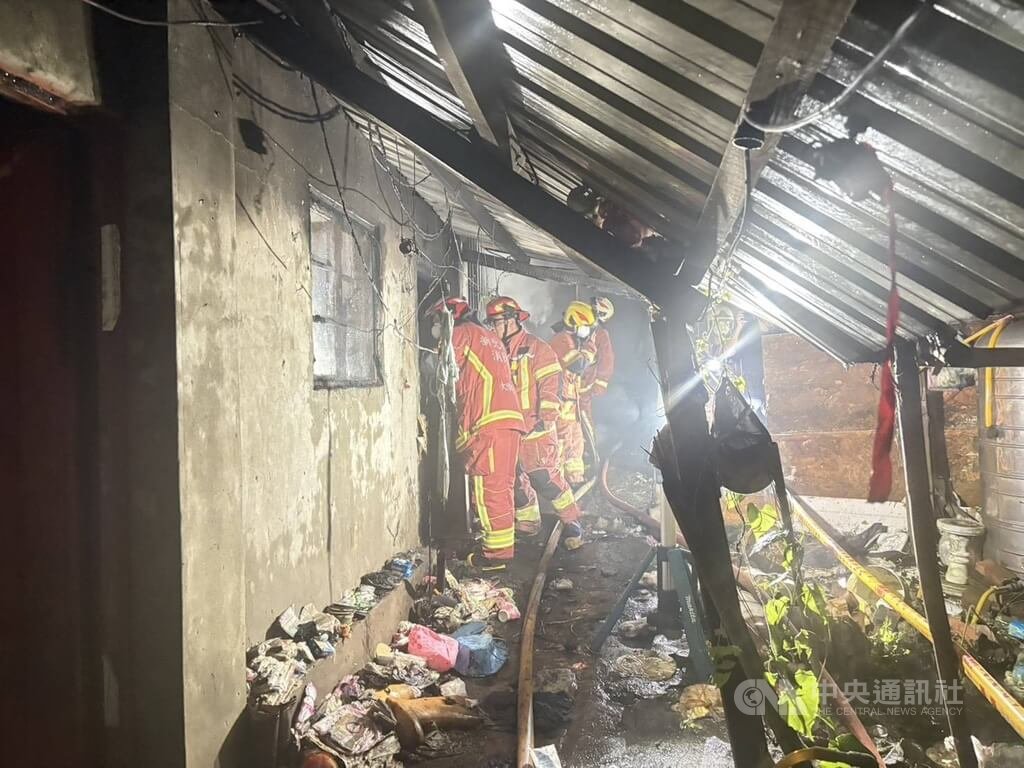 土城凌晨火警 1老翁疑住家斷電點蠟燭釀災死亡