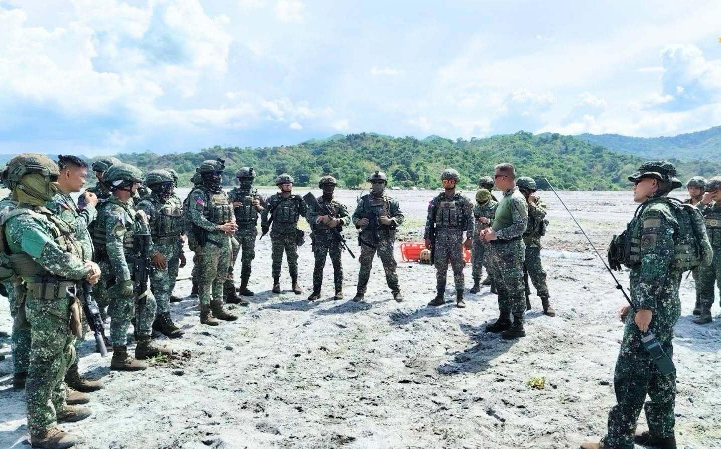 美菲日韓同盟聯合演習 鎖定群島防禦:陸戰隊實兵奪島抗擊鞏固印太陣線!