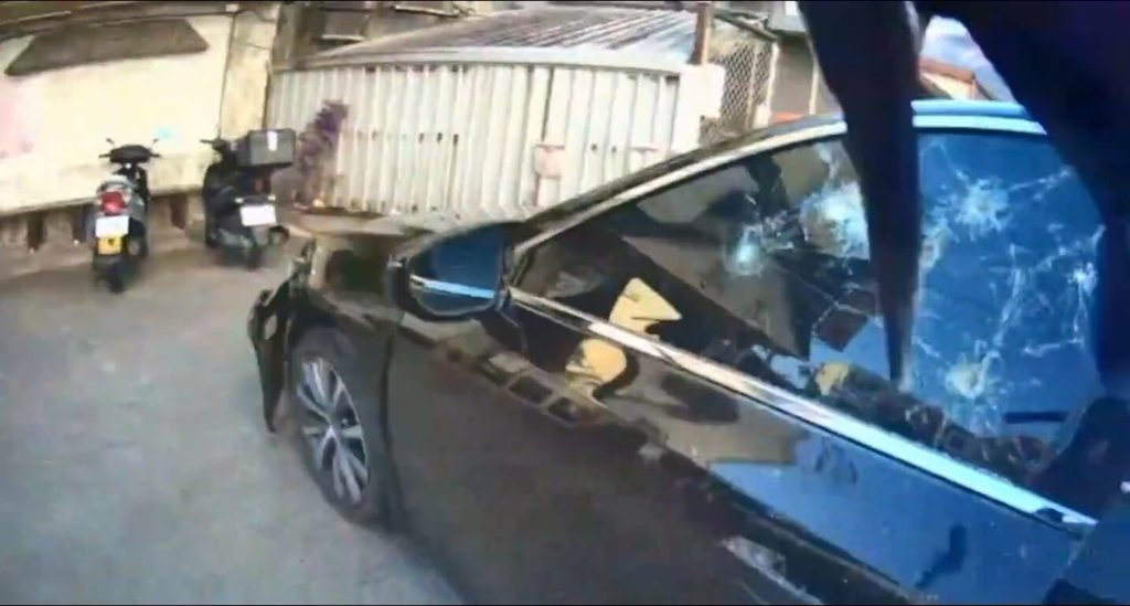 酒駕擦撞找友頂替遭追捕又拒檢 蘇澳警拔槍破窗逮人