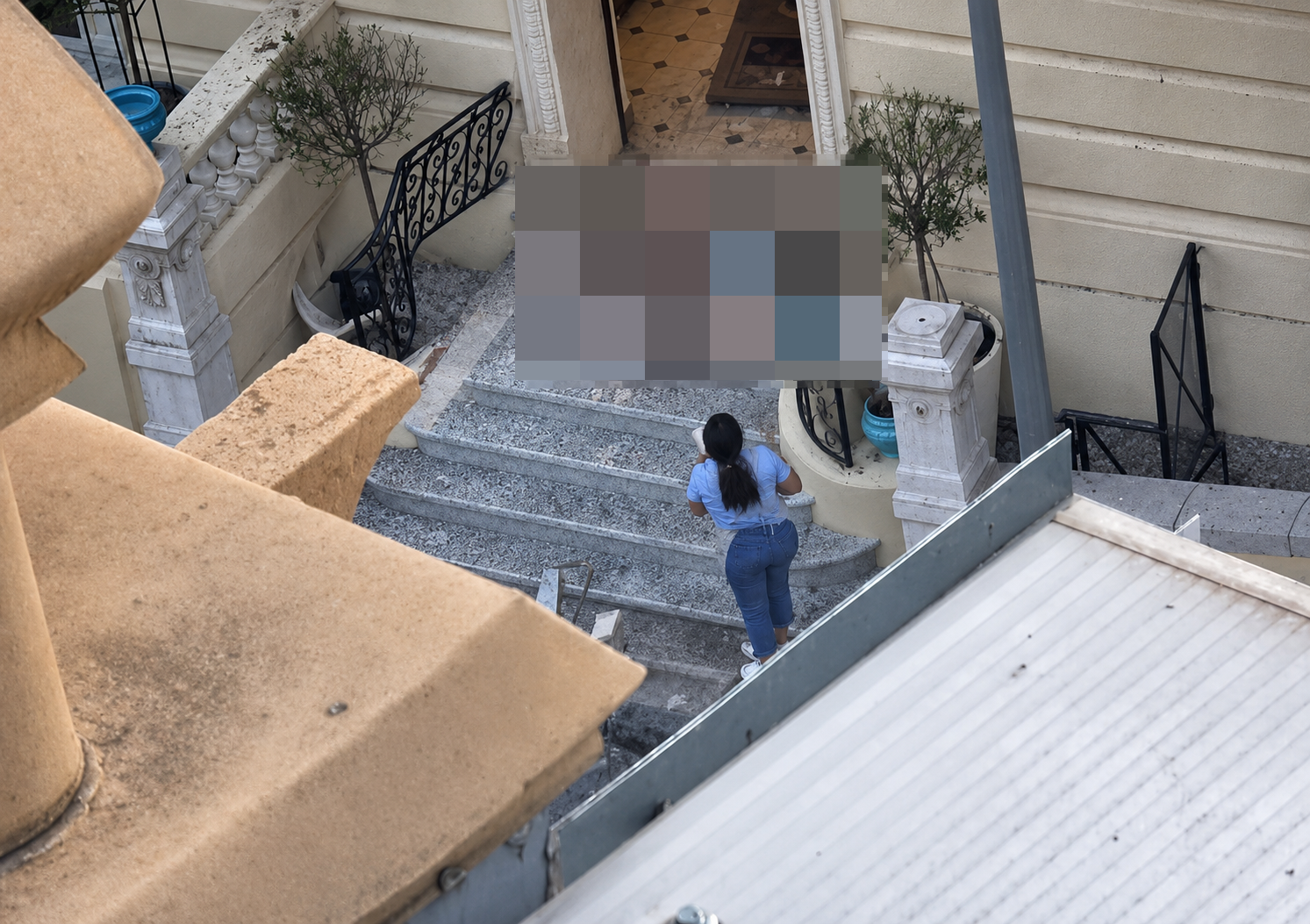  摩納哥當地時間上月29日晚間發生爆炸案，一名男子涉嫌在現場放置炸彈，而該案疑為針對烏克蘭出生的寡頭葉爾莫拉耶夫一家所發動的襲擊。 圖：翻攝@brane_mija64426Ｘ 