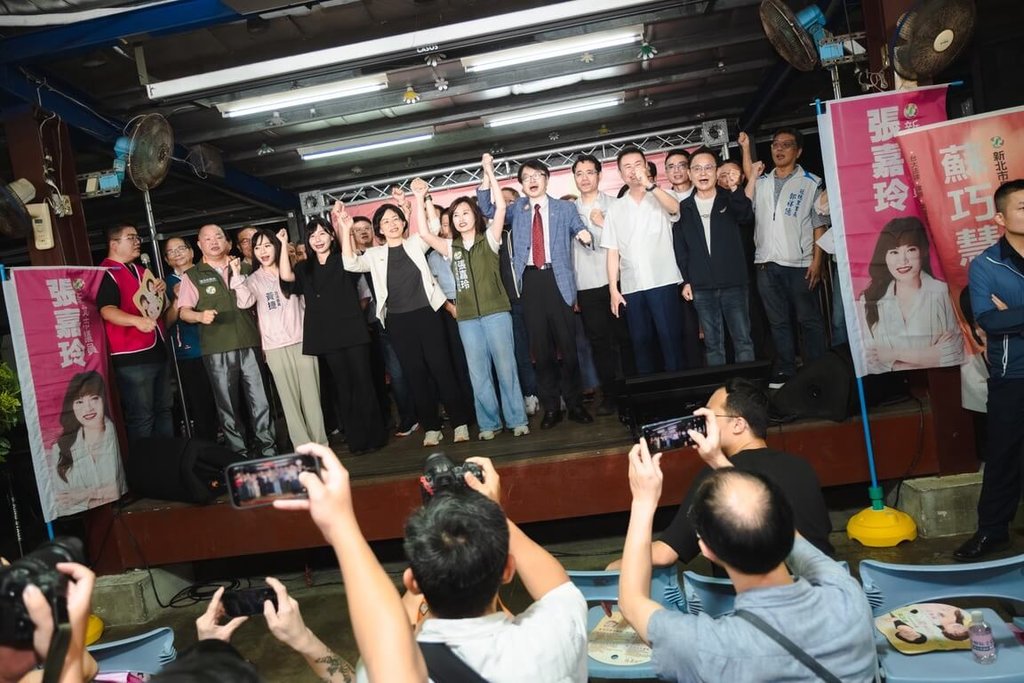 蘇巧慧喊推動中和數位轉型 李四川挺青年廚師躍國際