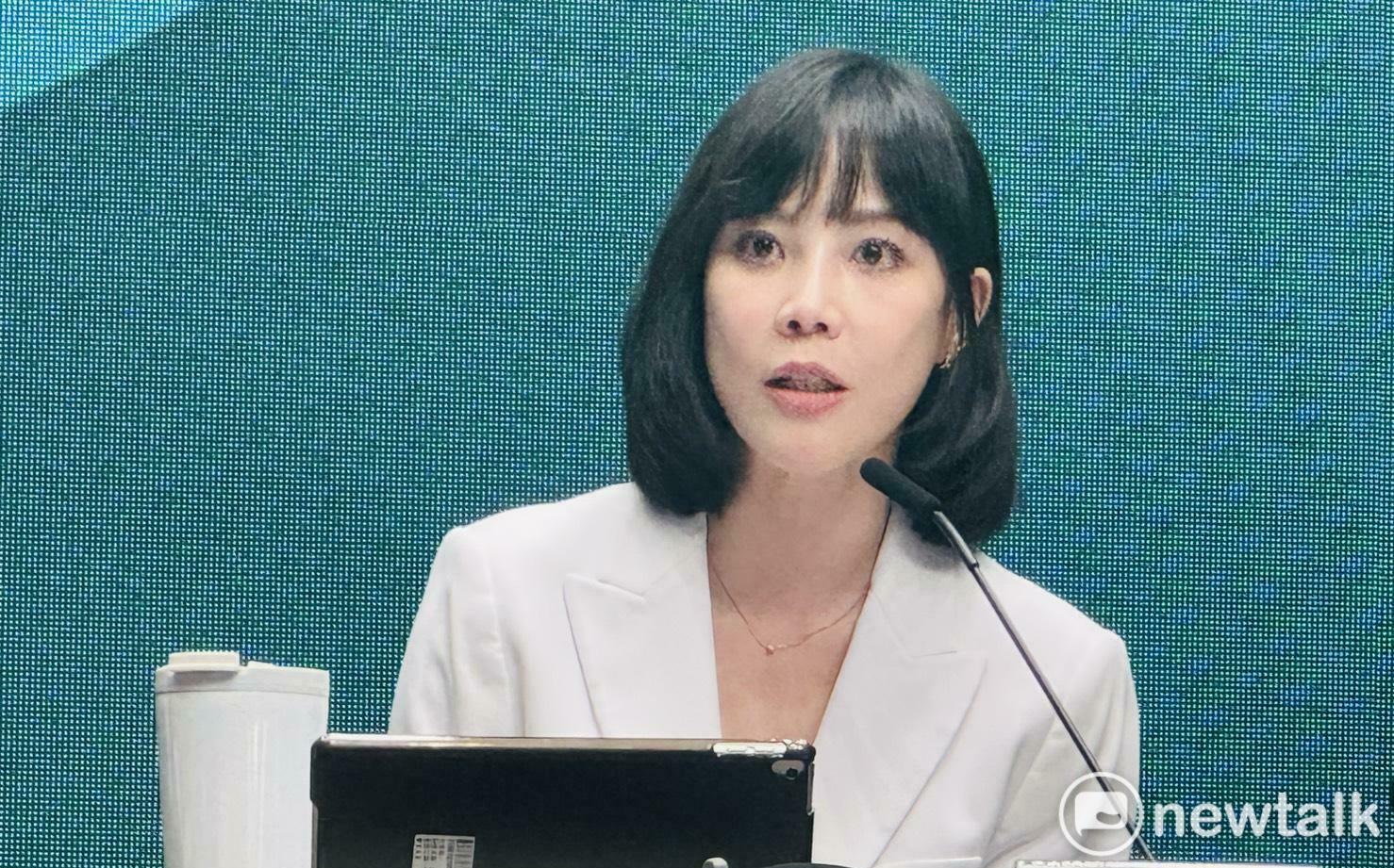 楊珍妮因職場霸凌遭停職 政院證實:依法仍可請領退休俸