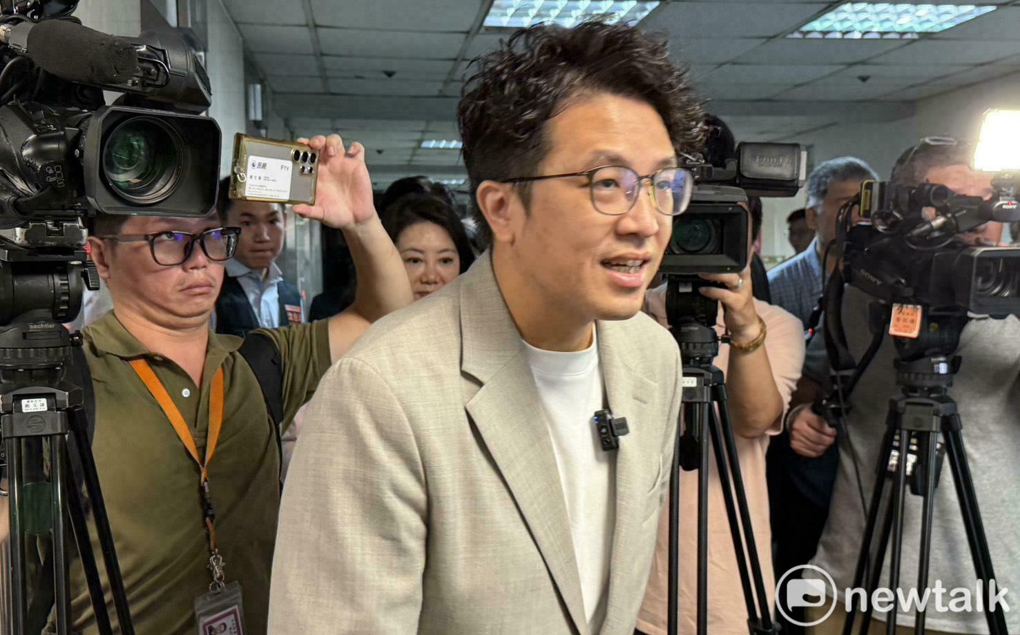 花10年錄製免費刑法課程結束 沈伯洋:知識無價但也不該被獨佔