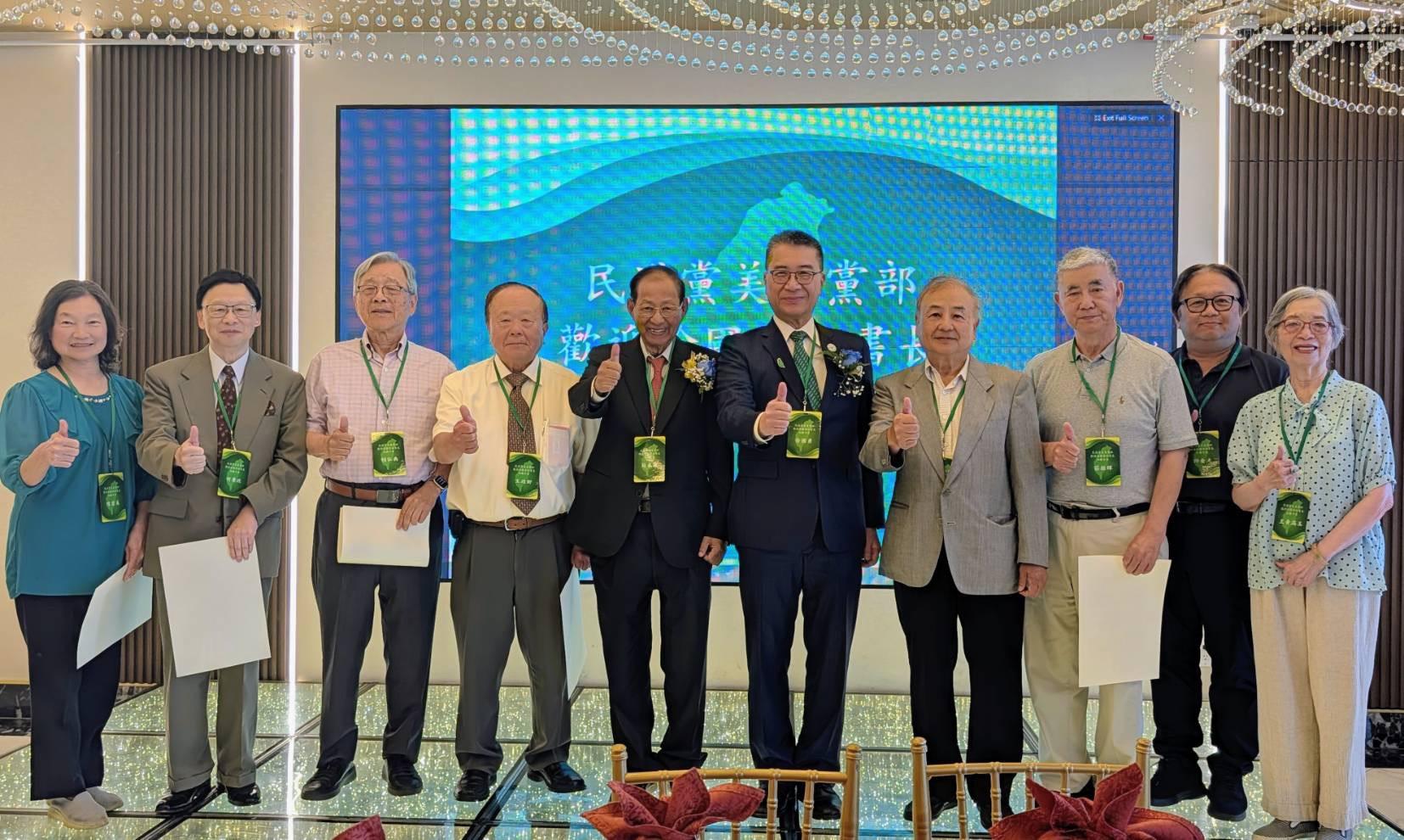  徐國勇前往美國與海外鄉親互動。 圖：民進黨提供 