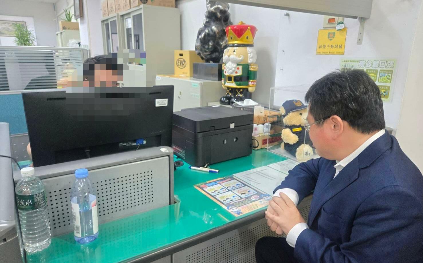 (影)出席春雨文教基金會營隊遭攻擊 矢板明夫:堅決譴責暴力行為