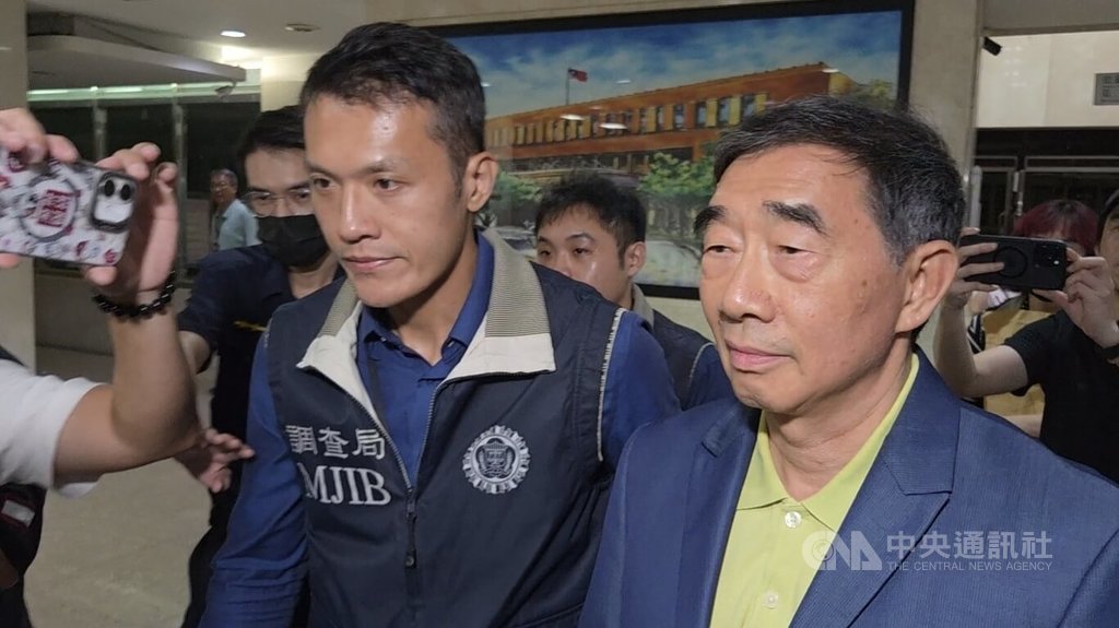 長榮張國華赴北檢複訊 否認有內線交易