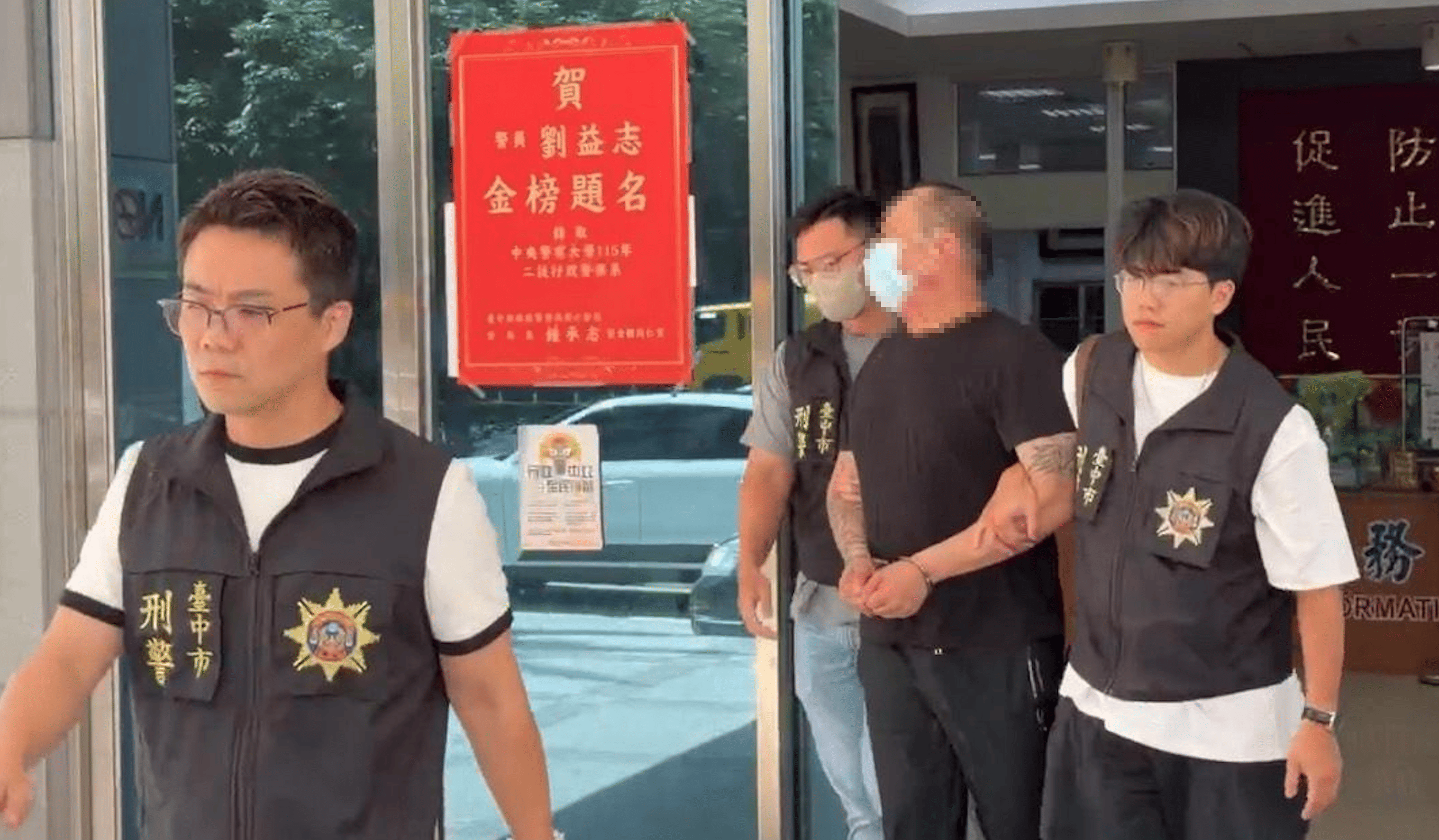  警方將攻擊矢板明夫的男子港籍廖男移送台中地檢署偵訊，並遭聲請羈押禁見。 圖：台中市警局提供 