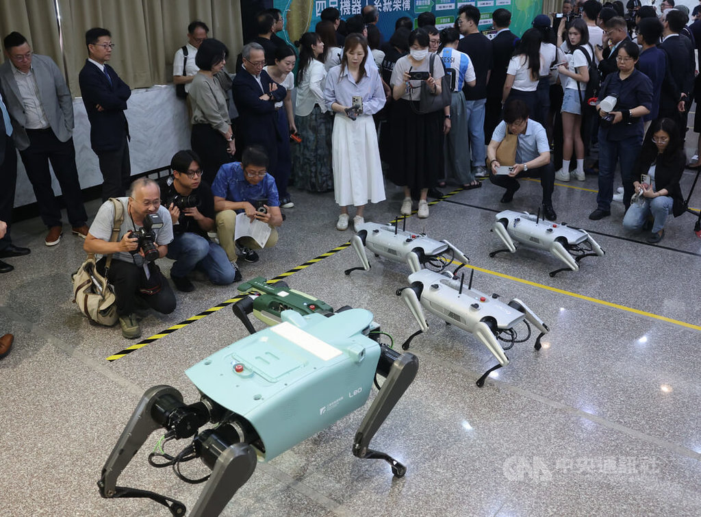 經部國產四足機器人亮相 首例火場偵察驗證過關