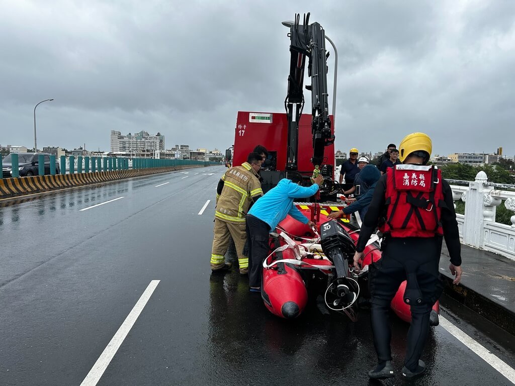 颱風襲台嘉義各溪流危險警戒 1男北港大橋落水失蹤
