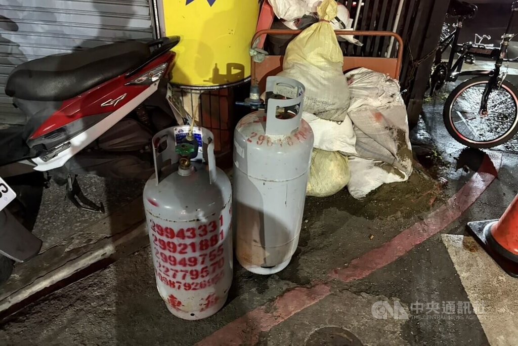 新北醉男開瓦斯、潑汽油揚言縱火 警壓制送辦