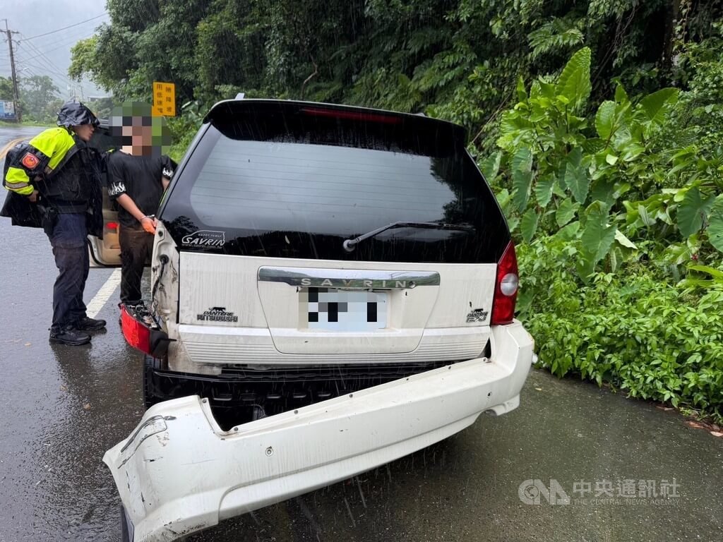 趁颱風偷鋁門窗 新北警半小時逮賊還揪毒駕
