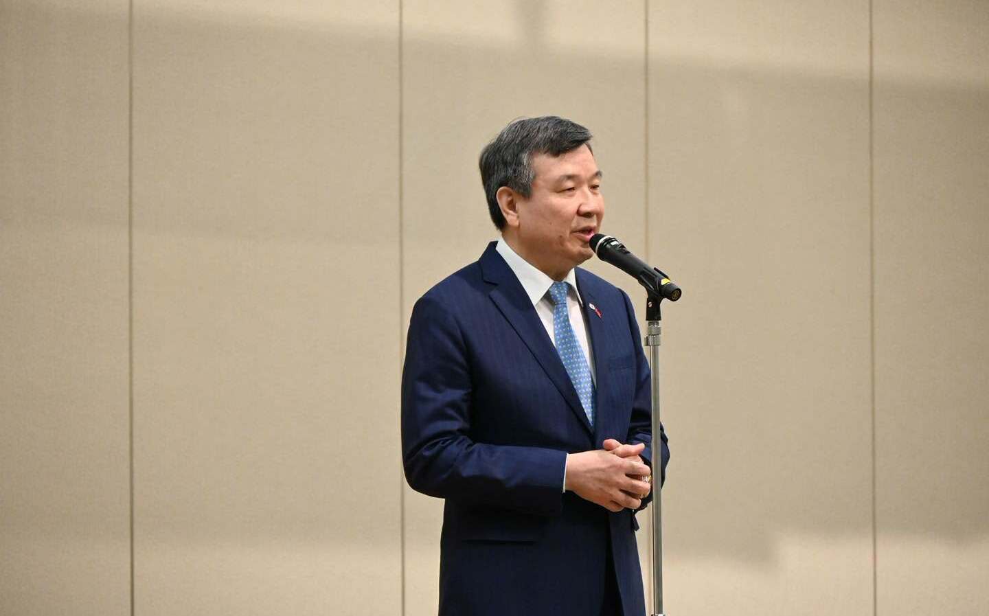 長崎市長矮化台灣暗指「自請參加」李逸洋:主動爭取就應該受辱?