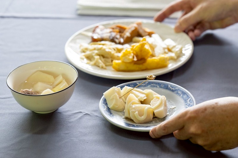  賴清德品嘗竹筍料理，並大讚風味鮮甜，令人印象深刻。 圖：總統府提供 
