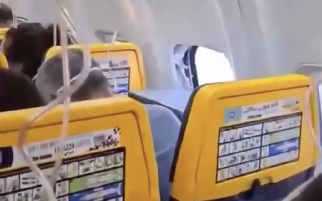 緊抱雙腿拉回遭吸出機外丈夫!瑞安航空窗戶脫落驚魂 妻喊:要死一起死