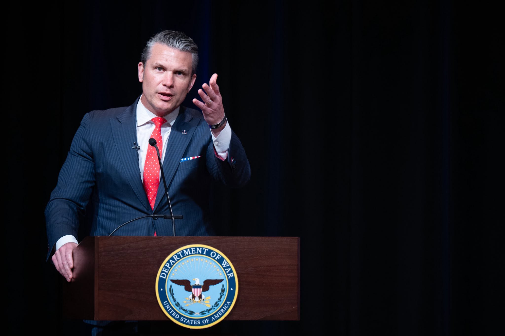  美國戰爭(國防)部長海格塞斯。 圖：翻攝自U.S. Department of War FB 