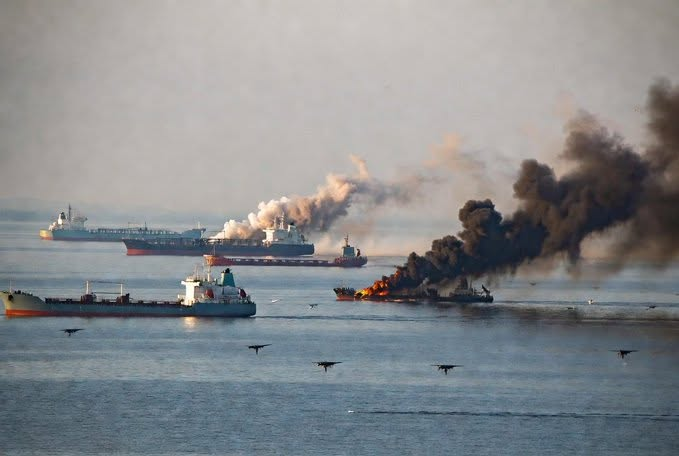 烏克蘭近期持續鎖定俄羅斯能源設施發動遠程無人機攻擊，多項消息指出，俄國燃料供應鏈正面臨嚴重壓力，不僅多座煉油廠接連遇襲，石油出口、財政收入及軍事後勤也受到衝擊。 圖:翻攝自X帳號@jalle51