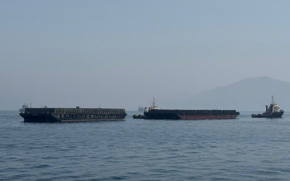 伊朗媒體:荷姆茲海峽通航量降至「零」 革命衛隊稱4船違規航行、2艘發生事故