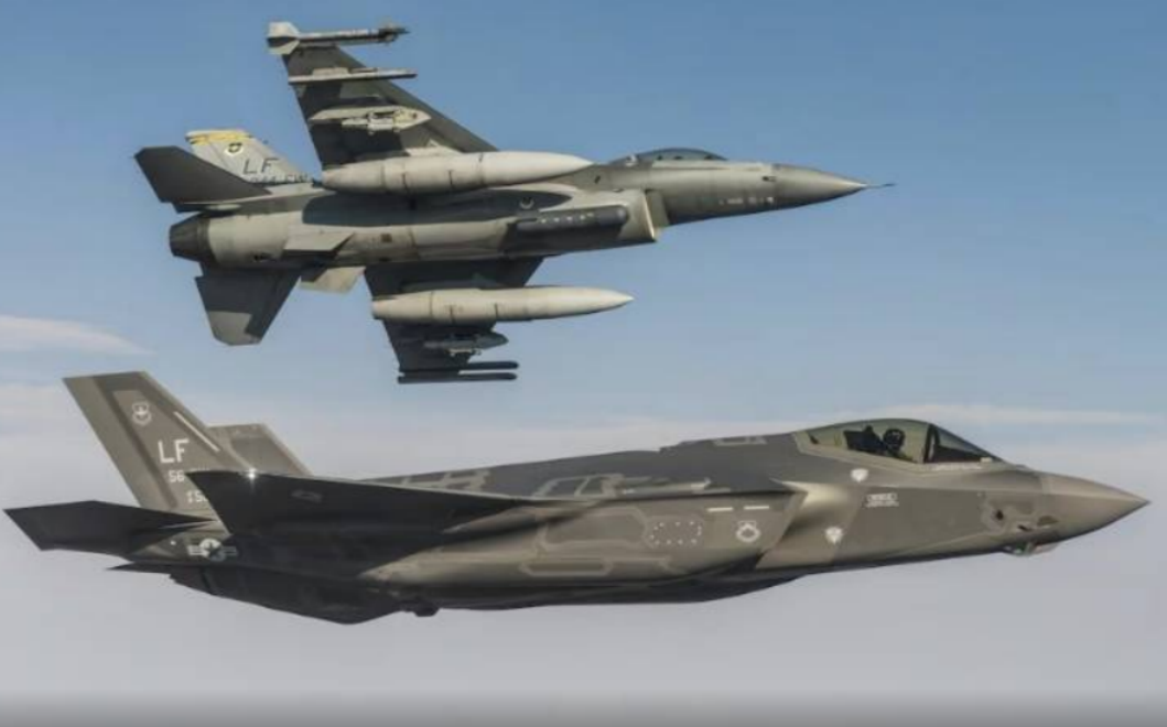 (影)剛離開就回防!約旦被伊狂轟 12架F-16CJ戰機急奔赴 川普顧問突發B-2影片