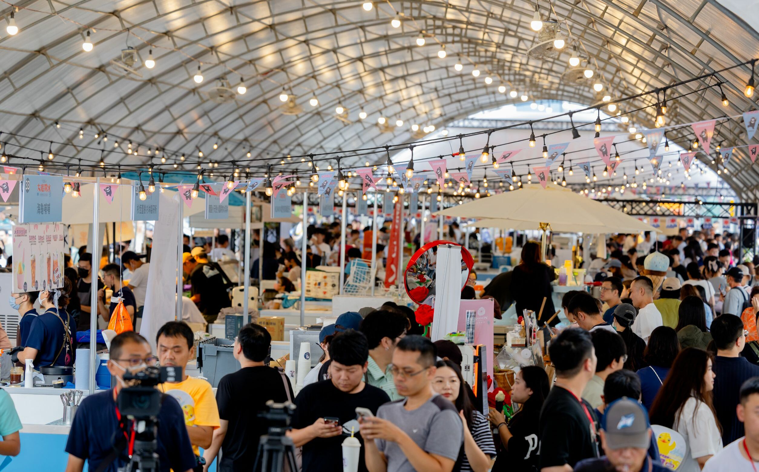 「2026大港閱冰」吸引逾4萬人次 帶動周邊商圈買氣成長逾3成