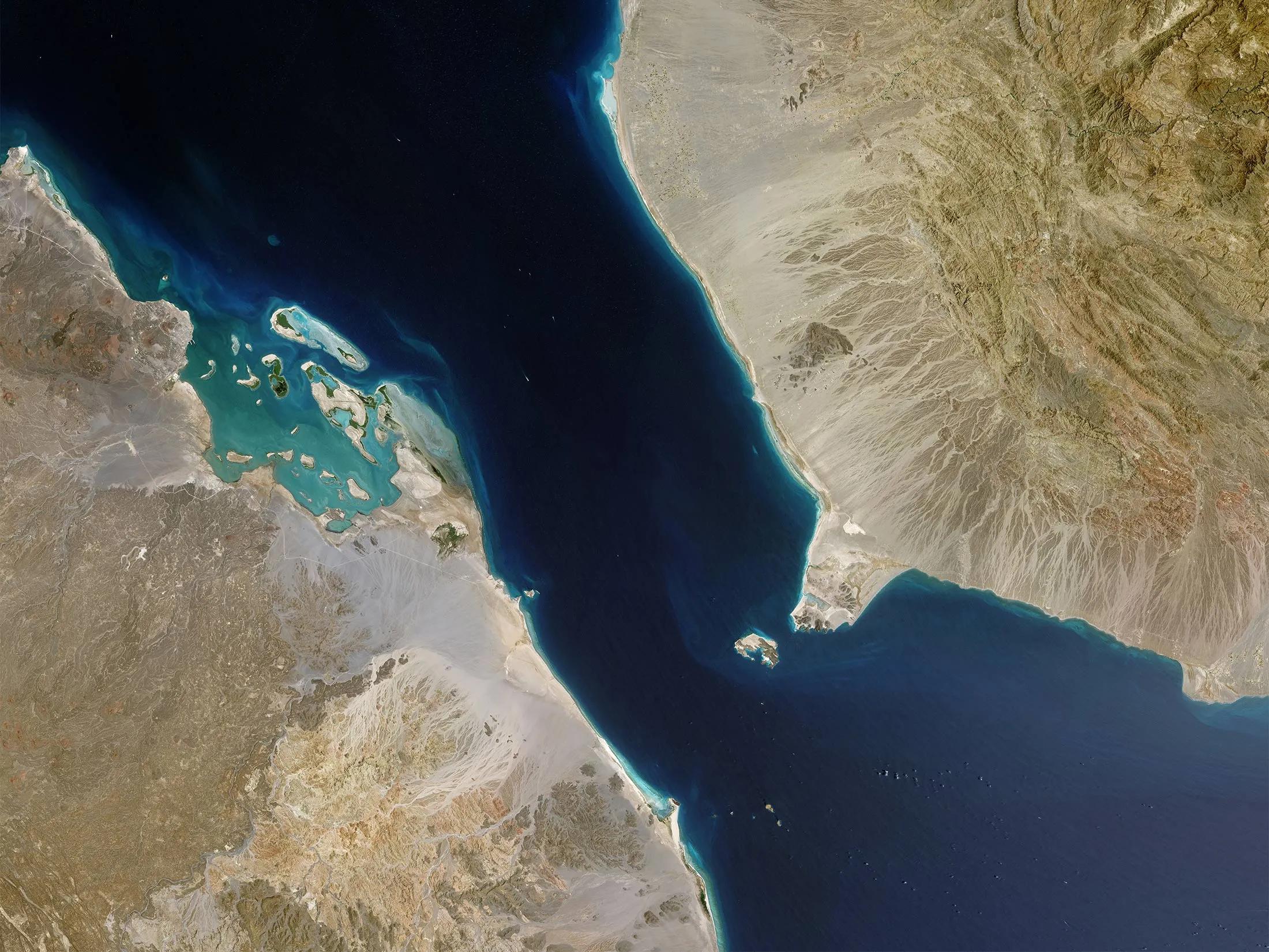 曼德海峽。 圖：NASA:METI:AIST:Japan Space Systems, and U.S.:Japan ASTER Science 