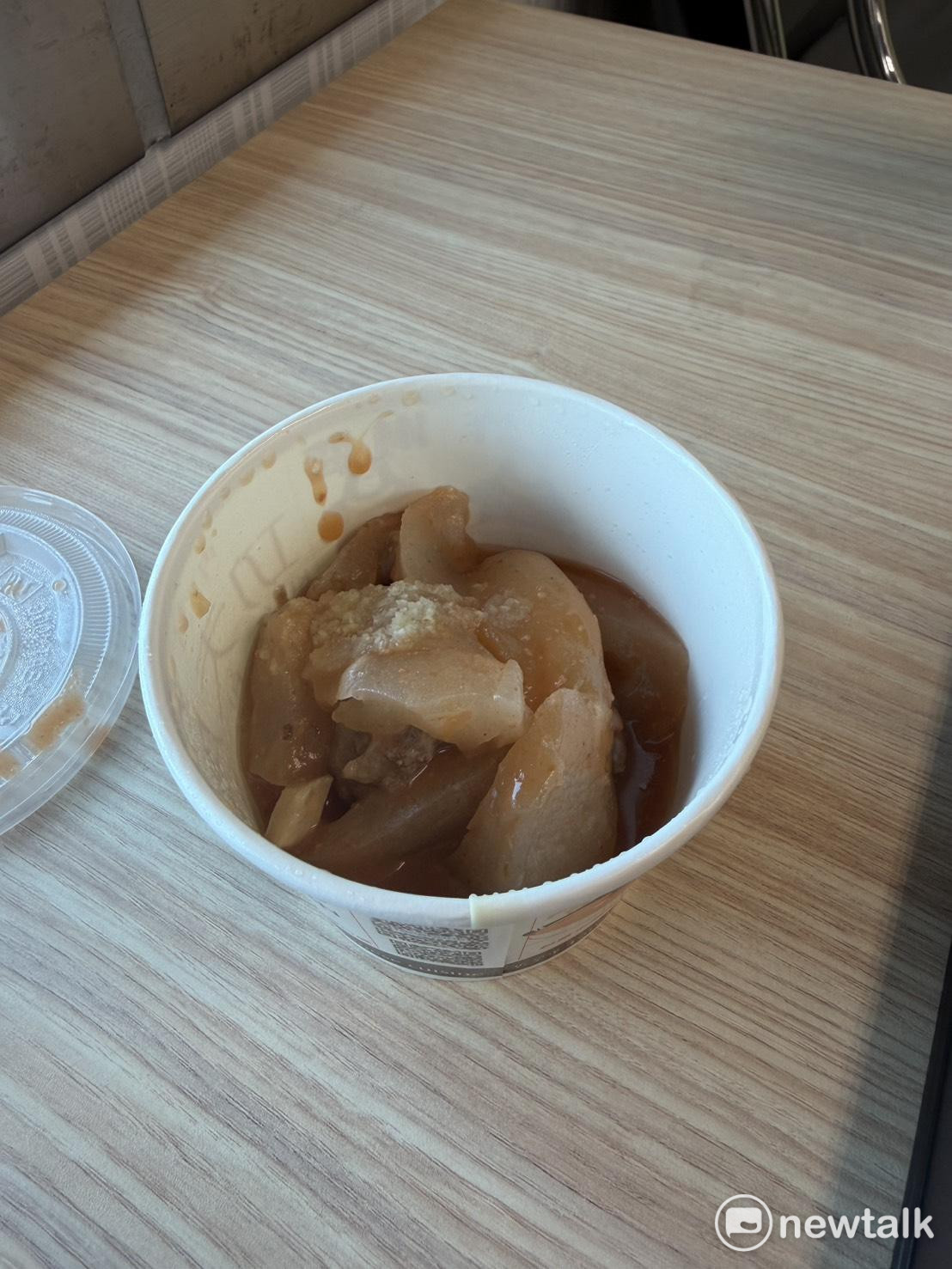  賴清德中執會請吃炸肉圓。 圖：高逸帆／攝 