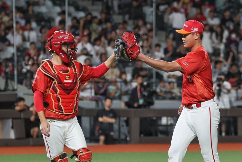 李超延長賽11球穩守2局勝投 自信球種大膽對決