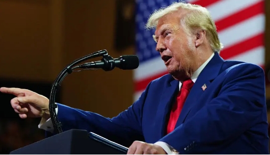 美國總統川普（Donald Trump）正考慮對伊朗的能源基礎設施進行一輪猛烈打擊，行動最快可能在本週末展開。 圖 : 翻攝自騰訊網 