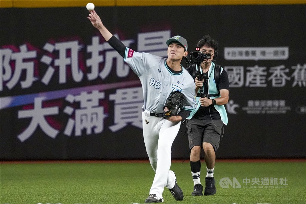 何品室融二軍突登板飆速141公里 曾豪駒也嚇一跳