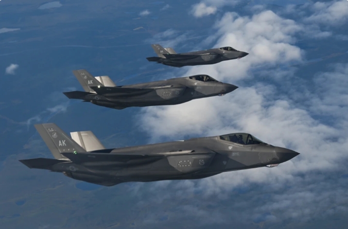  美軍F-35戰機編隊。(示意圖) 圖 : 翻攝自零度Military 