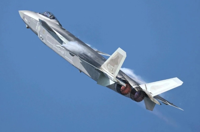  成飛殲-20戰機。 圖 : 翻攝自零度Military 