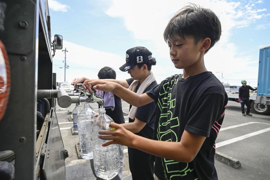 熊本強震停電斷水又遇酷暑 政府發首批移動式冷氣