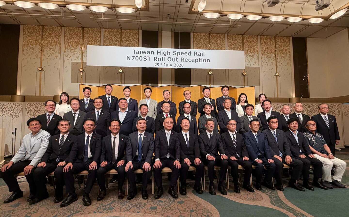 熊本強震後出席高鐵新車晚宴 李逸洋捐250萬日圓慰問災區:台日是命運共同體