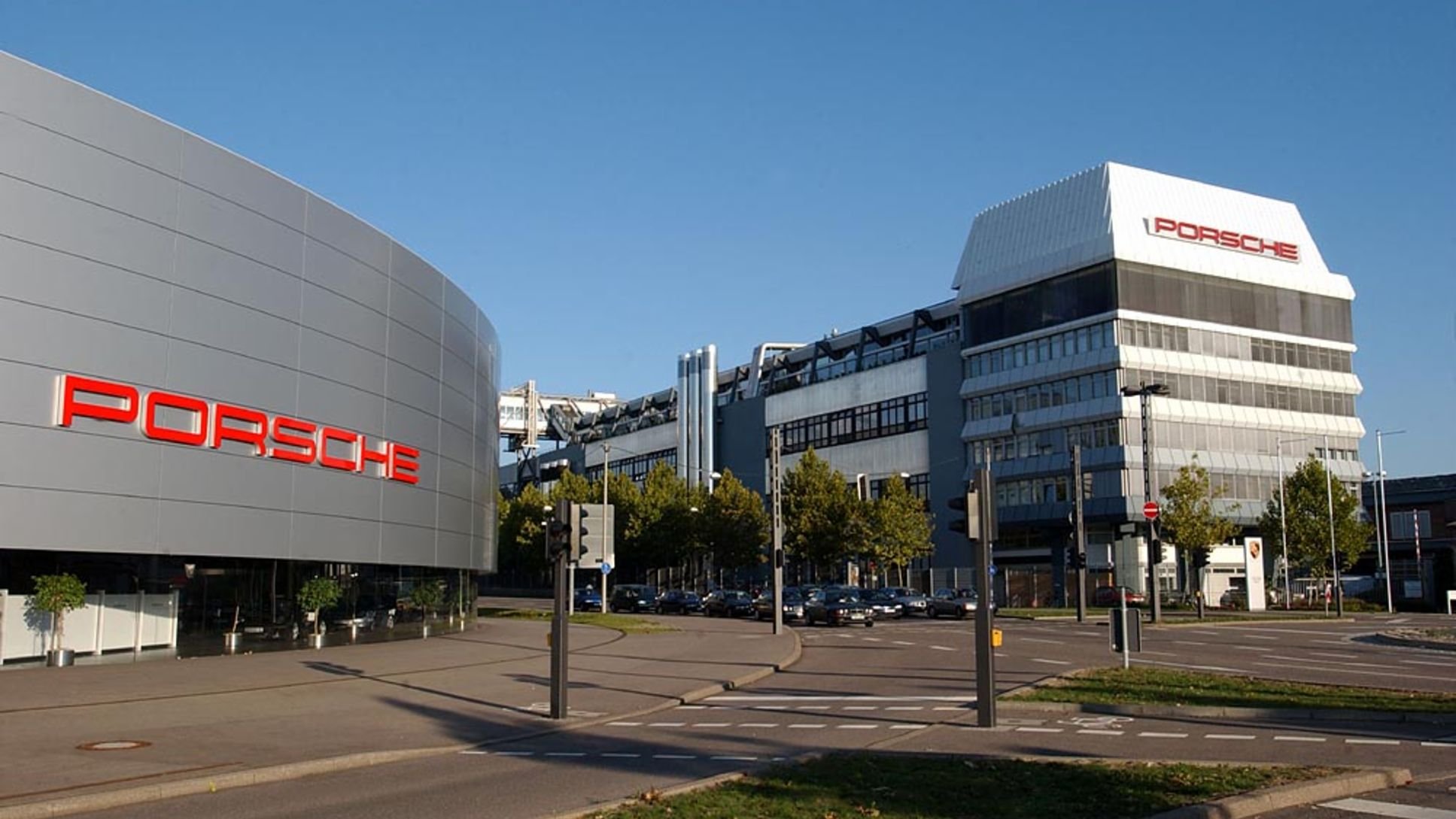  德國知名跑車製造商保時捷（Porsche）已宣布預計於 2035 年前裁員 5,000 名員工。 圖 : 翻攝自HOTxa78XsAAvEO9 
