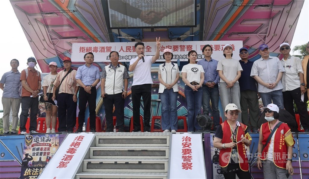 民團上凱道 訴求拒毒酒駕、爭取司法正義