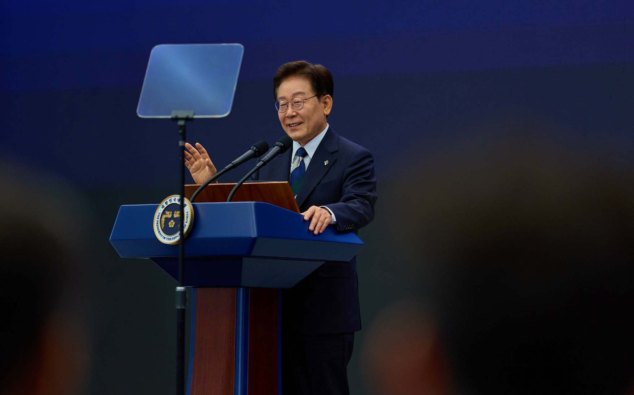 韓股連兩天熔斷讓民調往下跌? 李在明不滿意度破五成創就任新高...