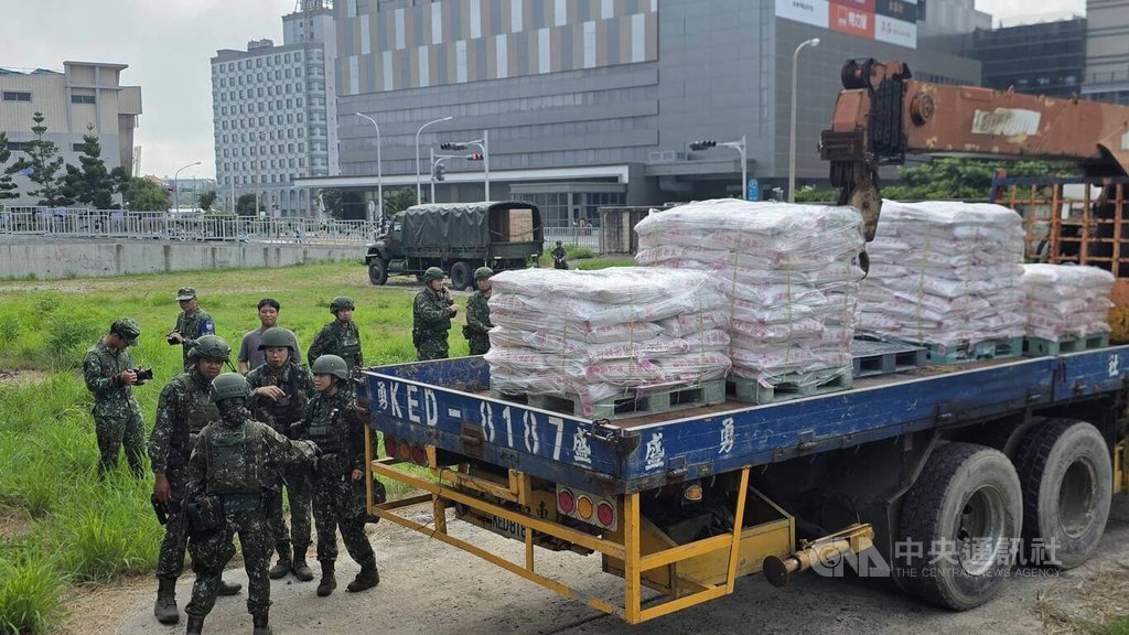 國軍漢光42號演習 澎湖進行補給品運補演練