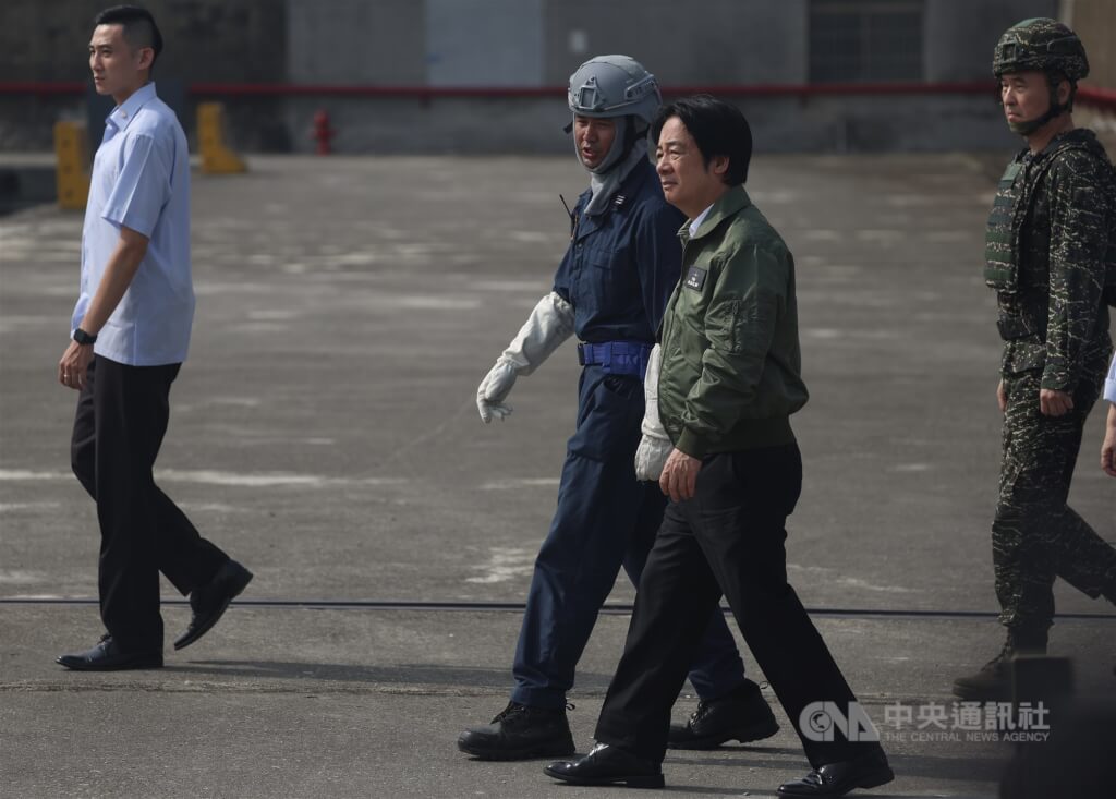 視導漢光演習 賴總統:提升國防力量給國軍海巡支持