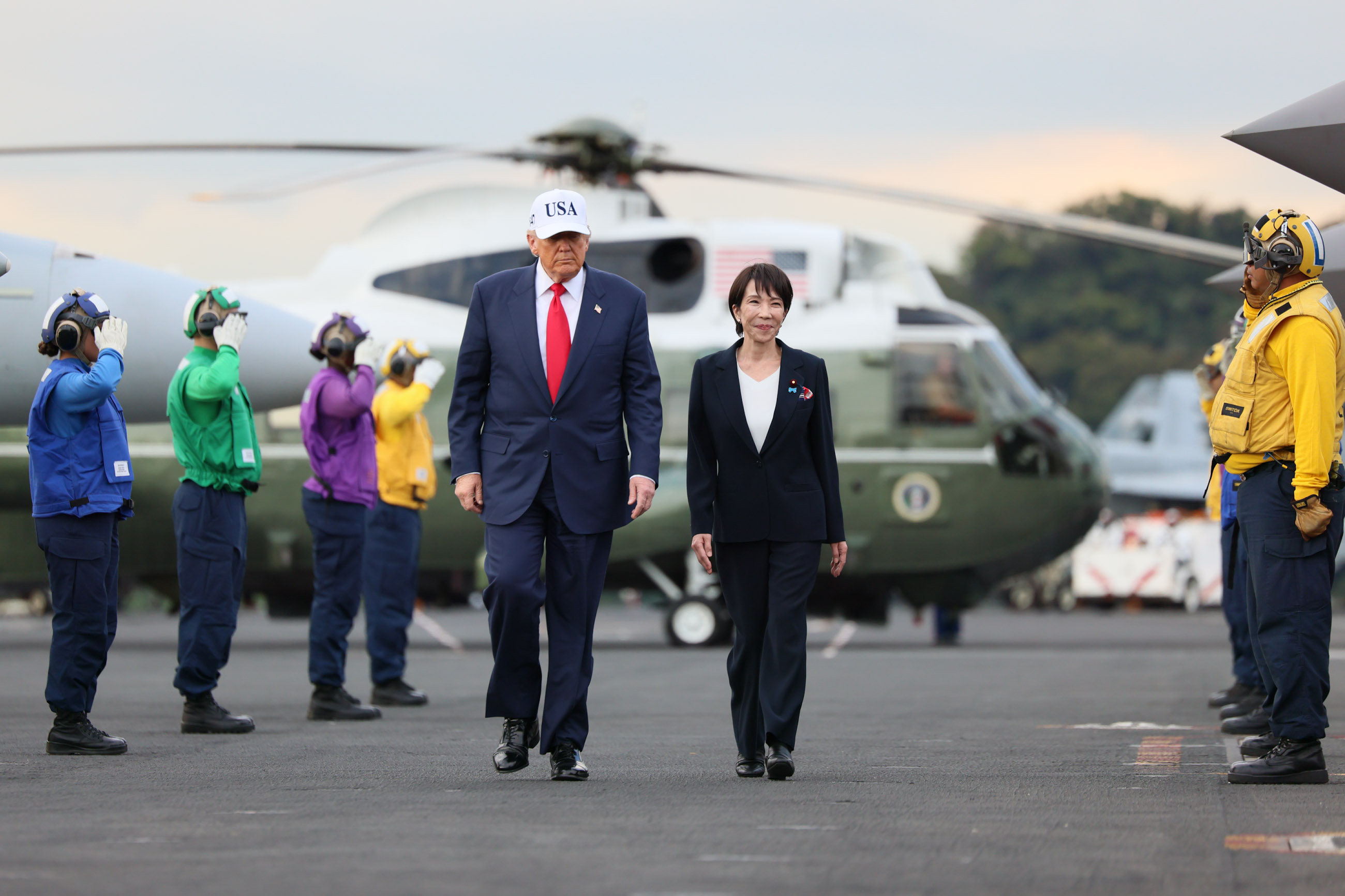  日本首相高市早苗與美國總統川普去年10月一同前往位於神奈川縣横須賀美軍基地 圖：翻攝自@kantei（資料照） 