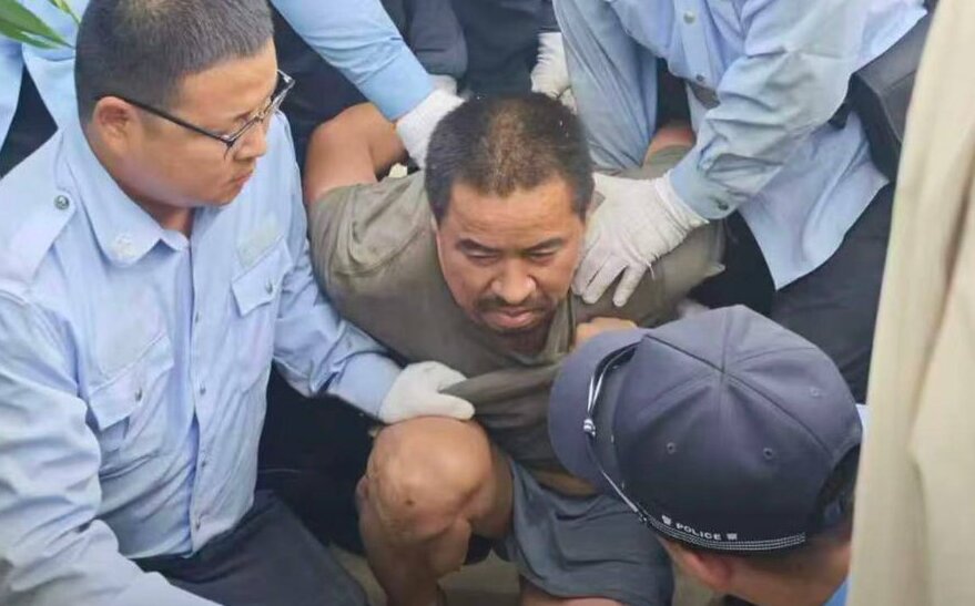 (影) 河南驚傳血案!報復黑幫嫌犯躲玉米田9天 傳「再砍2人」後被捕