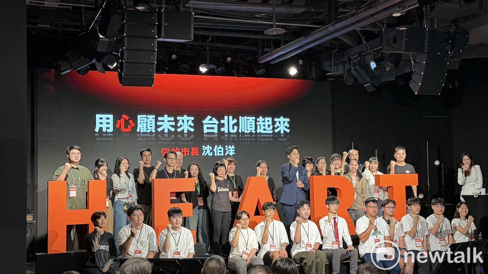  沈伯洋五大政見合起來就是「HEART」。 圖：高逸帆／攝 