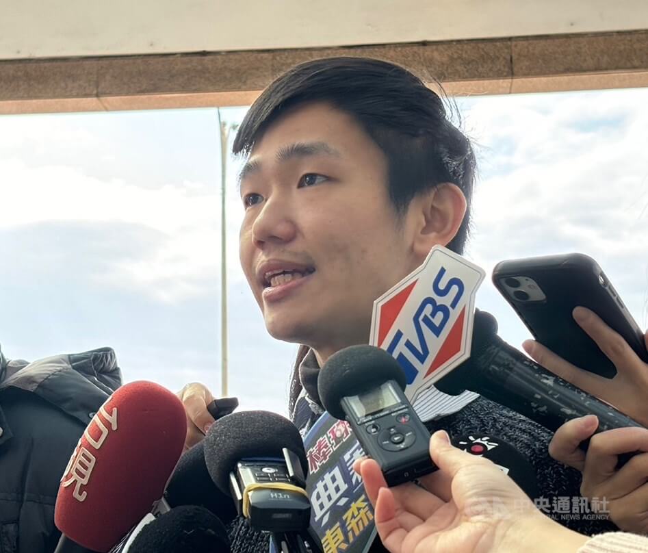 涉中市府採購洩密案 參事、前北市發言人李政軒交保