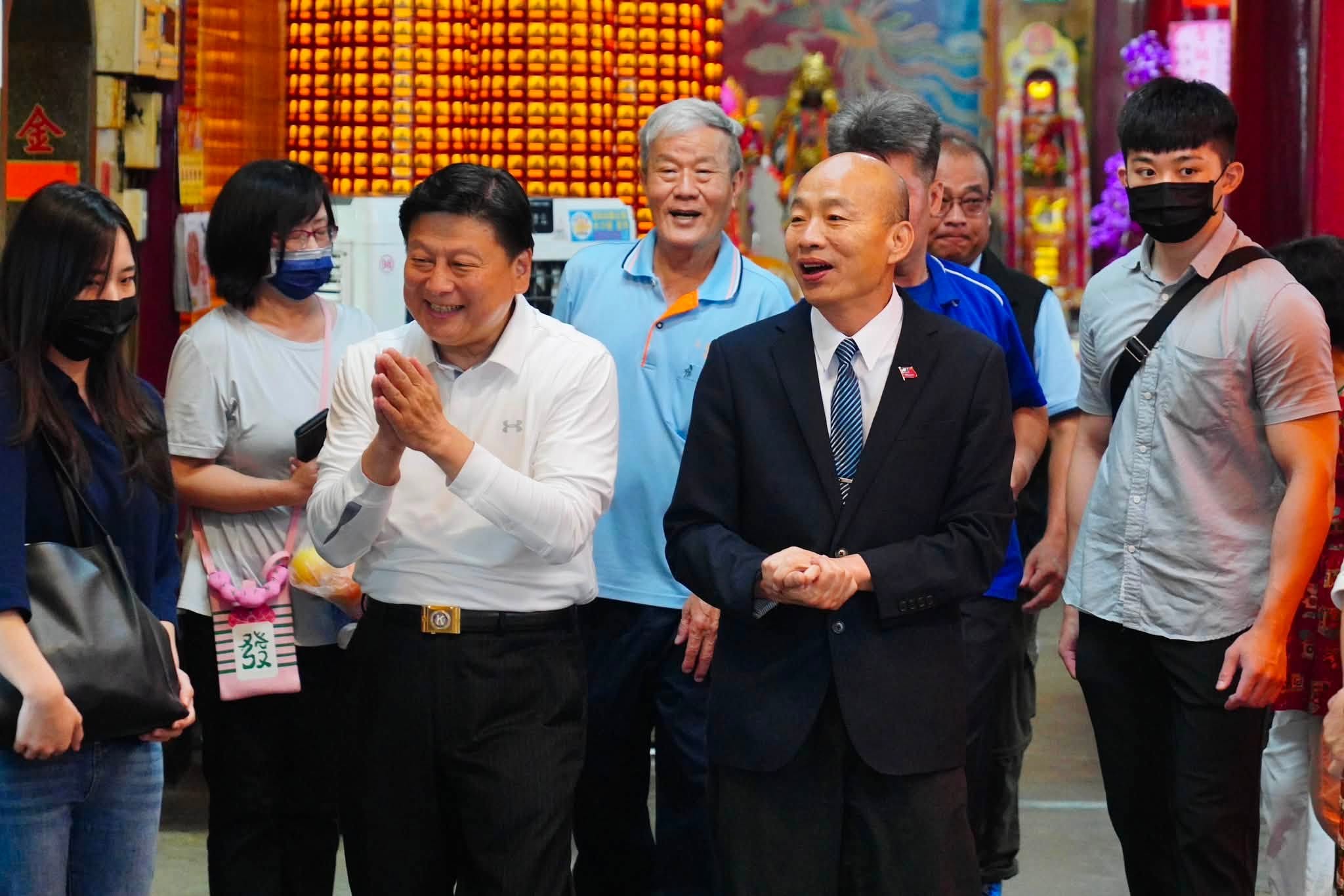  盧秀燕笑稱韓國瑜日前曾提及電影《奧德賽》，若大家有空，她非常樂意扮演協調角色。圖為傅崐萁(左)和韓國瑜(右)。 圖：翻攝傅崐萁臉書 